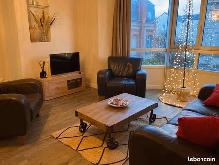 loue appartement meublé 50m² 1er étage à cholet avec ascenseur
