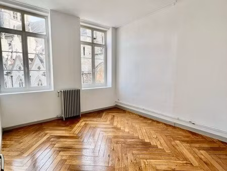 t2 haussmannien 50m2