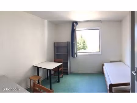 studio meublé 400 charges comprises