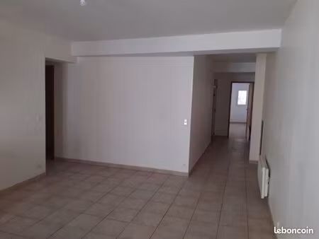 appartement à loué à l année