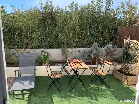 grand studio en rdc dans villa à hyères