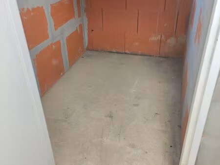 cave/cellier/débarras■surface : 3m2■étage : rez-de-chaussée ■clefs : remises au locataire 