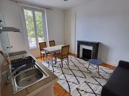 deux pièces meublé avec terrasse dans quartier recherché - libération proche gare