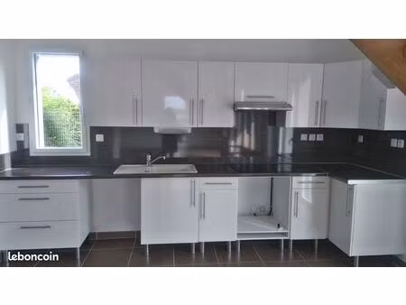 pavillon 3 chambres 20mn du chu