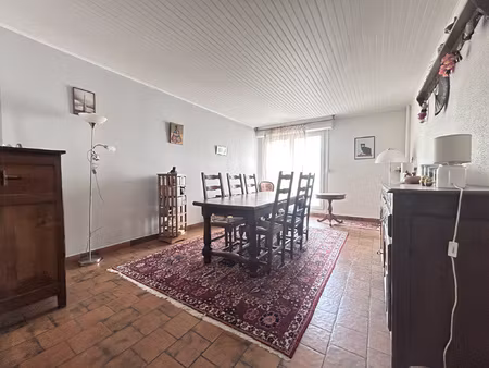 la hotoie / proche centre appartement lumineux avec trois ch