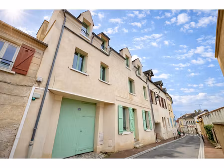 conflans-sainte-honorine  en plein coeur du centre historique! a deux pas des quais de sei