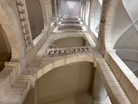 f2 petite rue des feuillants