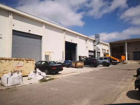 a louer la garde entrepôt 144 m2