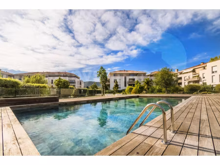 superbe appartement de 54m2 dans résidence de standing à hyè