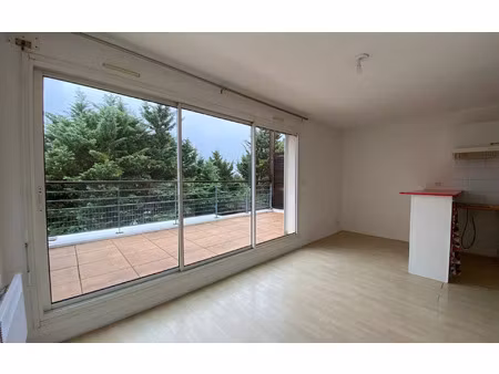 location appartement  m² t-2 à la rochelle  574 €