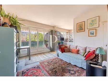 92350 - le plessis robinson - appartement - dernier etage - 2 pieces - cave - balcon - par