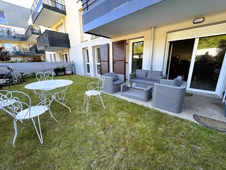 appartement t3 rdc avec terrasse et jardin dans residence re