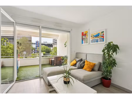 a vendre studio avec terrasse