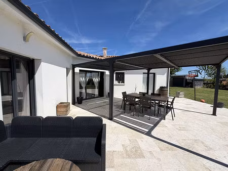 montalzat  maison récente sur grand terrain