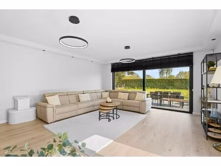 villa in leerne: 5 slaapkamers  2 badkamers en pure klasse