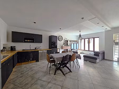 maison t4 - 83 m² - centre village - saint genix les villages