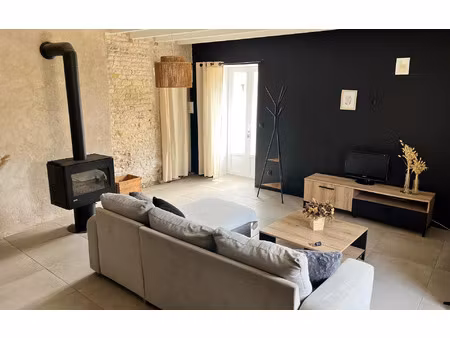 location maison  m² t-4 à villefollet  620 €