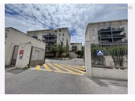loue place de parking sécurisée résidence cap terre – marseille 12e