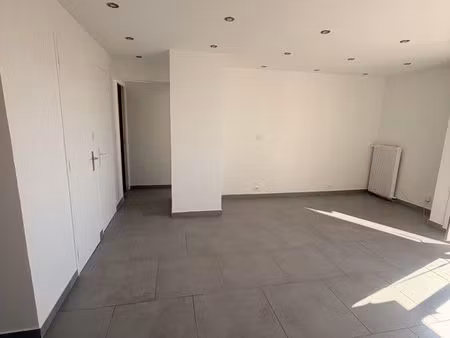 appartement t3/t4 vitrolles 66 m²