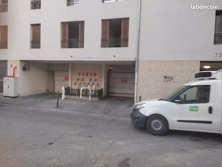 place de parking bd baille / rue des vertus