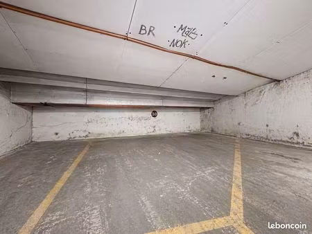 parking/box 12 m² marseille 07