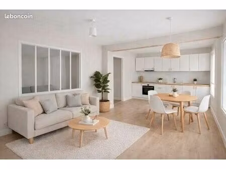 istres centre - t2 35 m² - dernier étage / faibles charges / a rafraichir