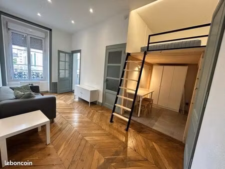 a louer arrêt de tramway st andré