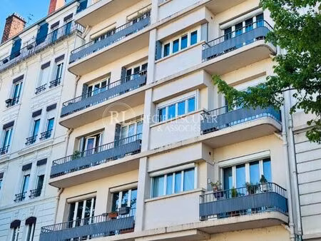 studio 1 pièce 14 m²