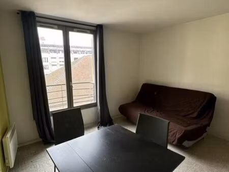 studio 1 pièce 27 m²