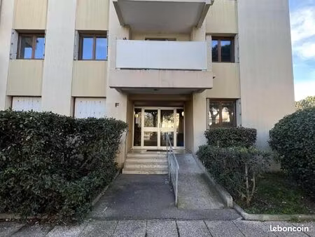 studio 1 pièce 25 m²