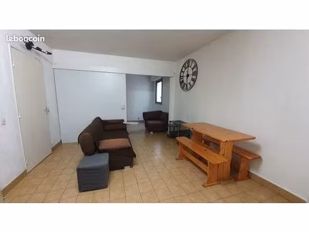 t1/2 proximité immédiates plages du prado dans résidence sécurisée