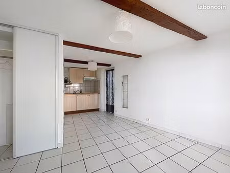 studio 1 pièce 19 m²