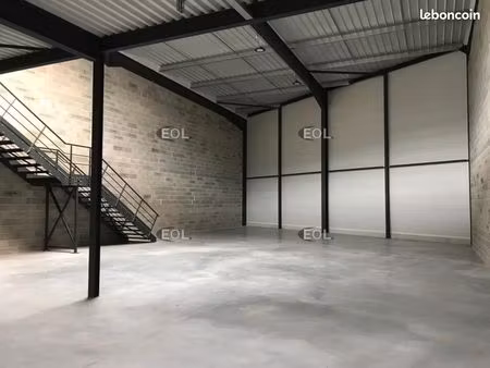 local d'activité 326 m²