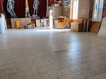 bâtiment ancien théâtre permis accordé