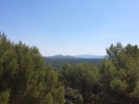 appartement t2 de 45m2 avec terrasse et jardin au calme