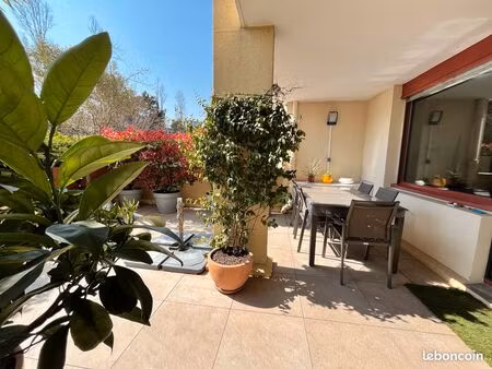 caluire-et-cuire – limite croix-rousse t3 – 68 m² – terrasse 45 m² sans vis-à-vis – garage