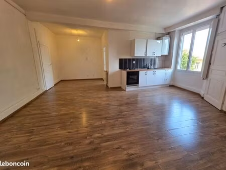 t2 48 m² – climatisé–cuisine équipée– 5 min gare – centre givors
