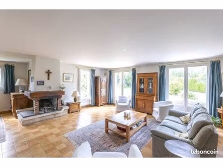 maison 9 pièces 180 m²