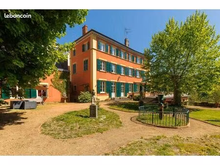 maison 12 pièces 323 m²