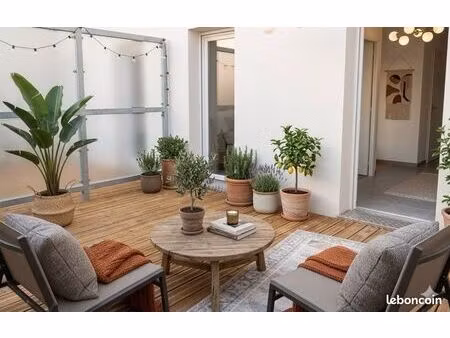 t2 dernier étage – terrasse – résidence récente + parking