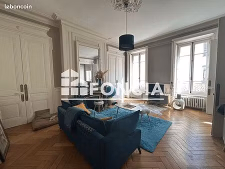 appartement 3 pièces 84 m²