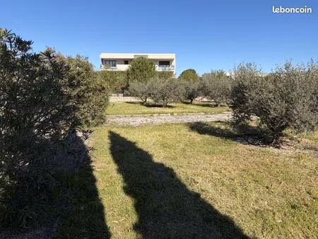 terrain 675 m² la roque d antheron