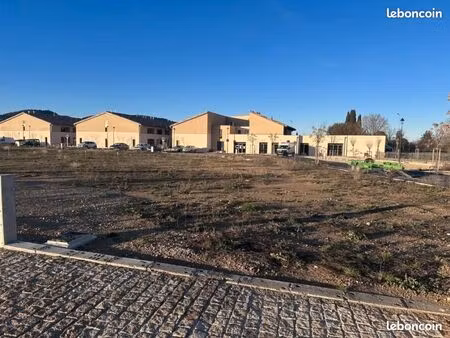 terrain 330 m² peyrolles en provence