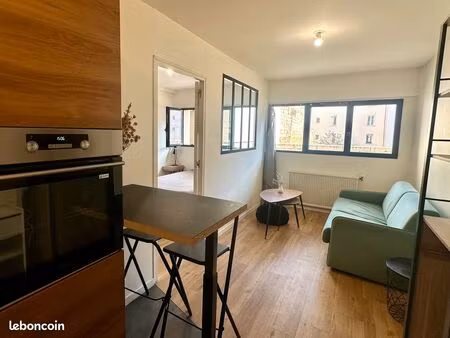 lyon 2 – confluence | t2 idéal étudiant & investisseur – proximité esdes