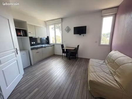 studio et place de parking meublé biot