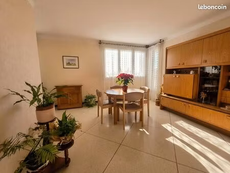 appartement t3 /t4 les pennes-mirabeau - dernier étage  vue  calme