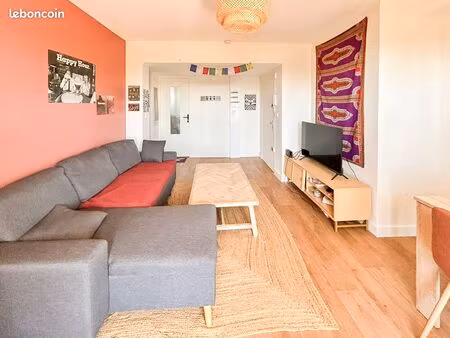 chambre de 12m2 meublé  secteur croix d’argent proche arceaux