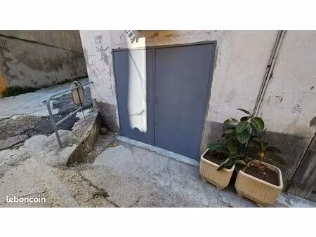 local entrepôt / stockage /atelier