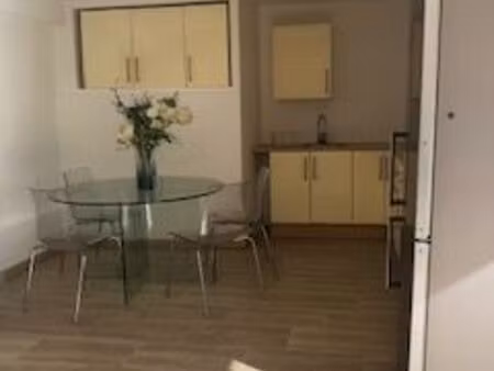 location bas de villa t3