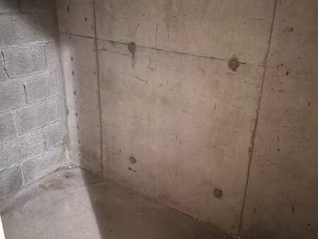 cave saine 5 m² environ